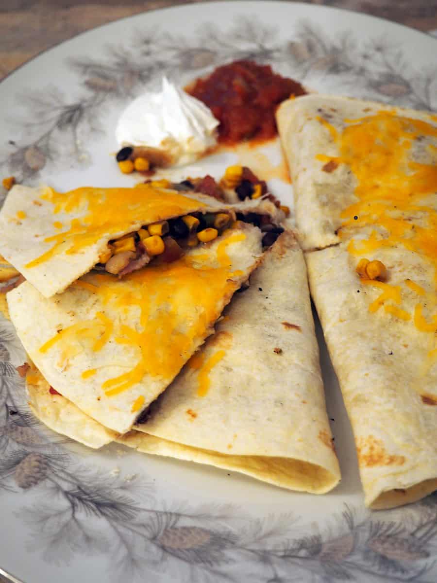These sweet and spicy rib meat quesadillas are so delicious! Save the money and don't go to a restaurant for dinner. Make these instead! | via Autumn All Along