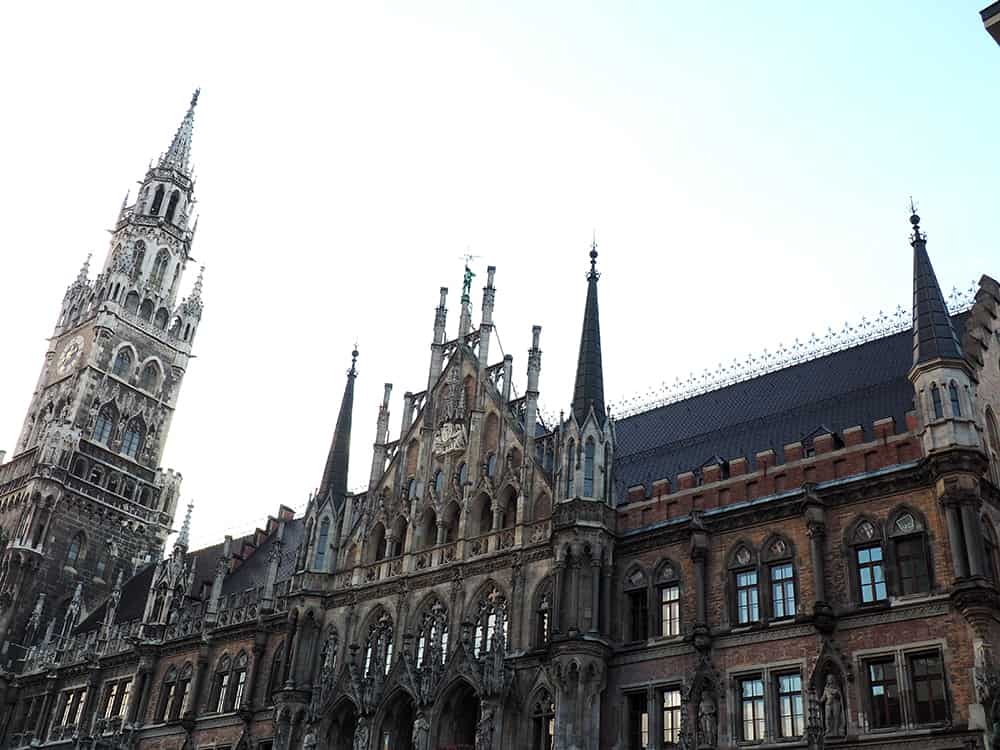 The Rathaus-Glockenspiel rings everyday at 11 AM and 5 PM (and at noon in the summer). The glockenspiel has 32 figures and 43 bells. | via Autumn All Along