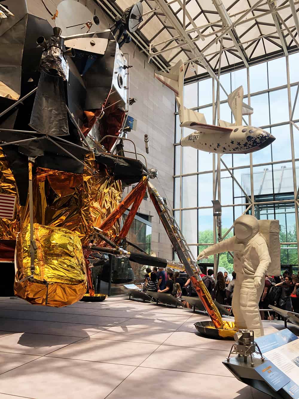 Smithsonian National Air and Space Museum in Washington DC | where we have visited in DC + our DC bucket list for the future | via Autumn All Along
