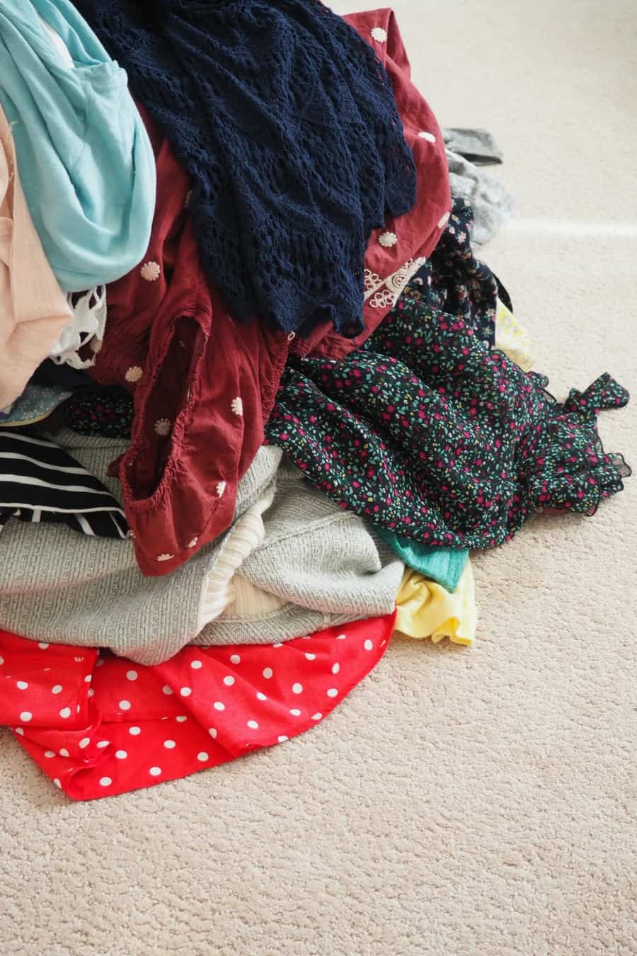 my closet purge and how you can easily do it too! | via Autumn All Along